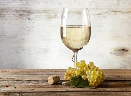 https://i2.wp.com/www.eatthis.com/wp-content/uploads/media/images/ext/521051933/white-wine-glass.jpg?resize=500%2C366&ssl=1